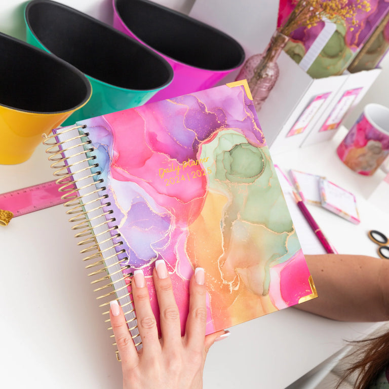 Guide: The Daily Planner vs The Teacher Planner