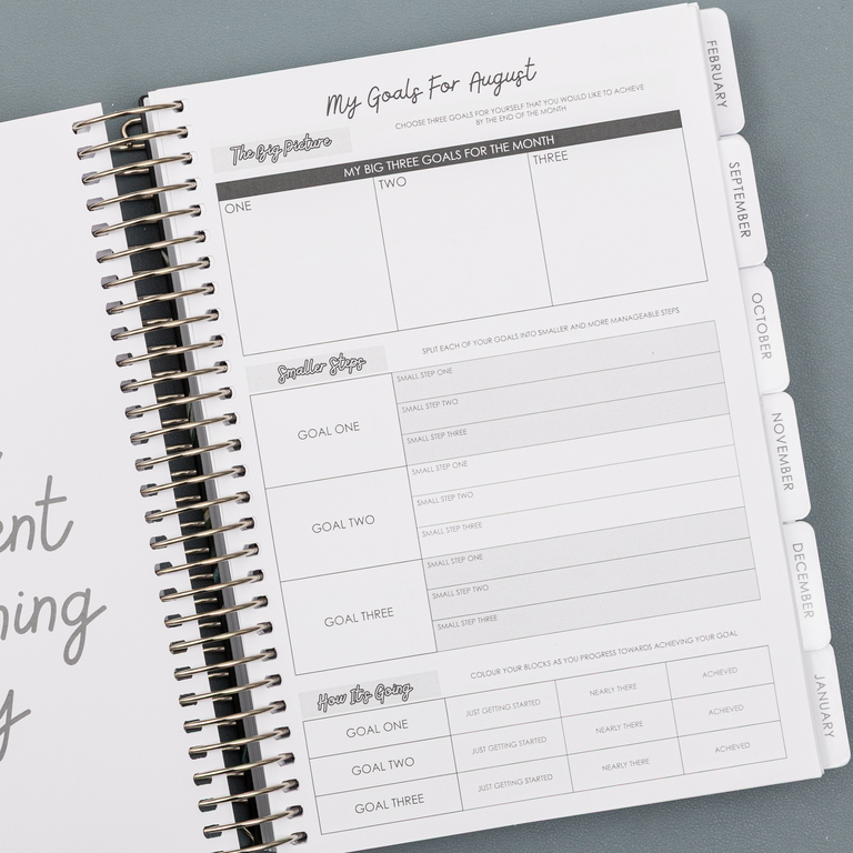 Daily Planner 2025|2026-Golden Pine