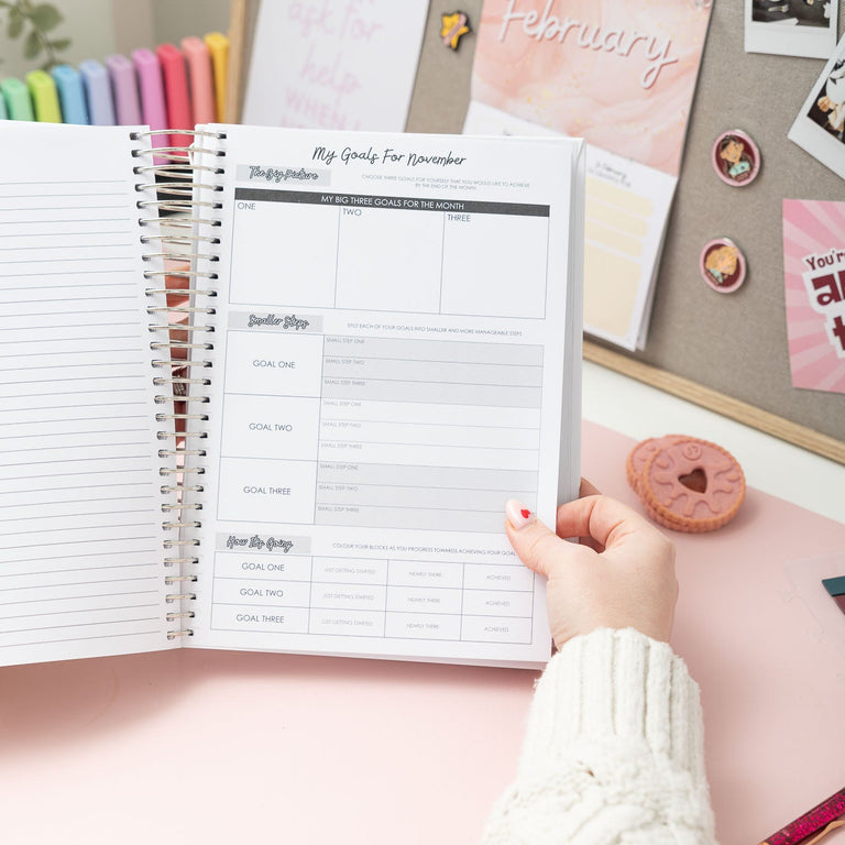 Daily Planner 2026|2027- Iconic