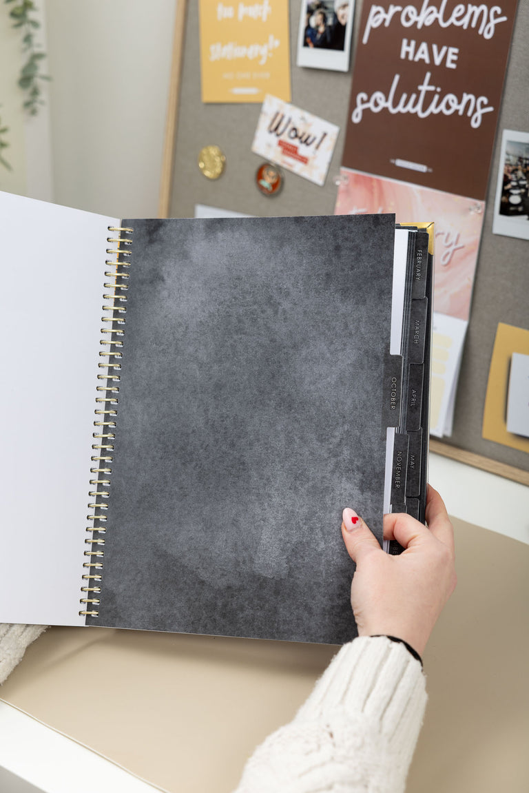 Weekly Planner 2026|2027- Classic Black