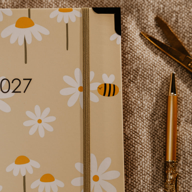 2027 Weekly B5 Planner- Sweet Daisies