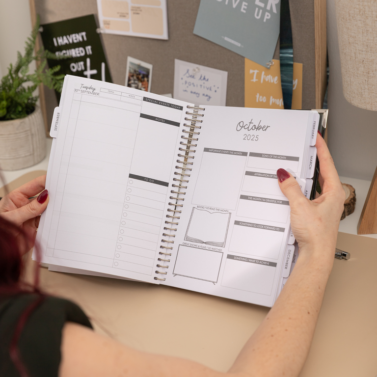 Daily Planner 2025|2026-Moonlit Lake