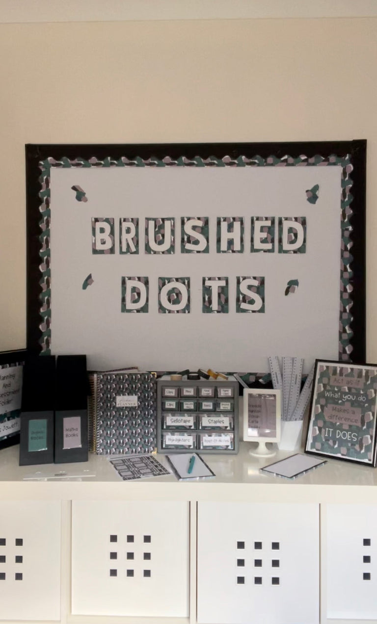 Brushed Dots Display Pack